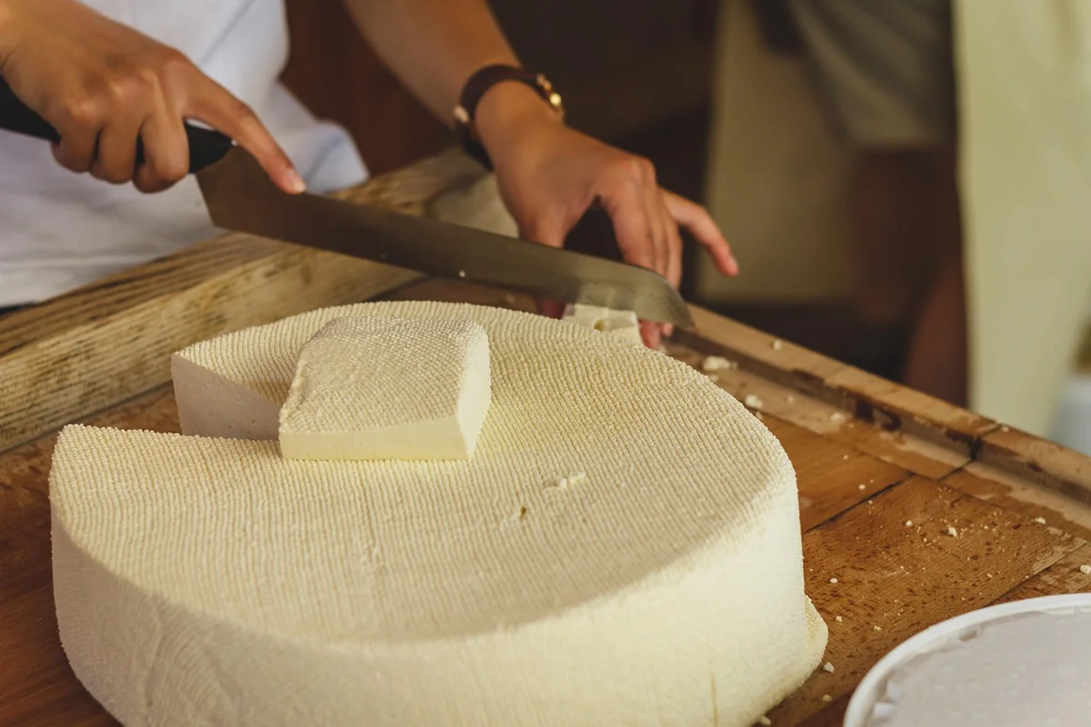 Comment fabrique-t-on un couteau : guide complet 2026 pour débutants